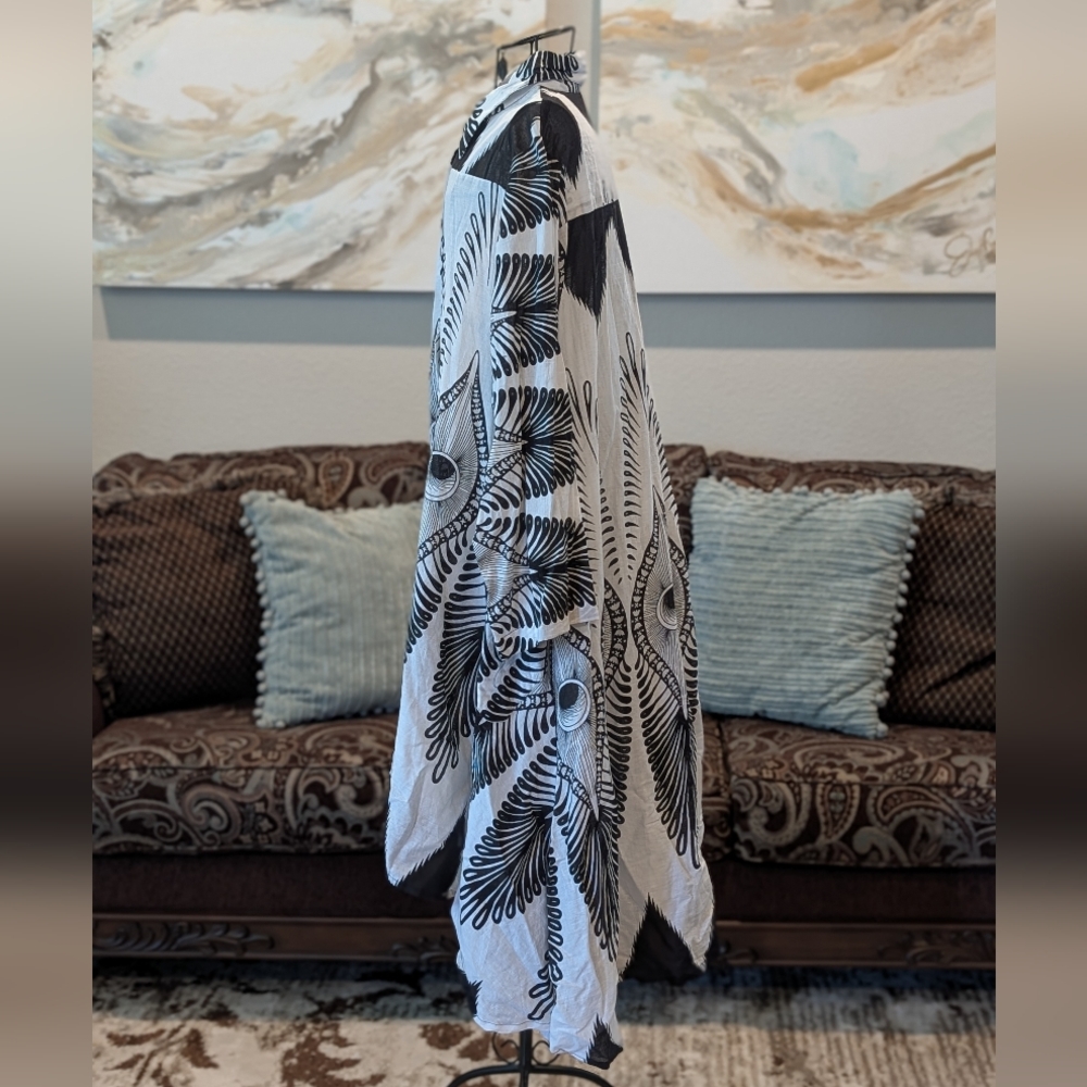 Black and White Asymmetrical High-Low Dolman Sleeve Dress - Picture 3 of 5